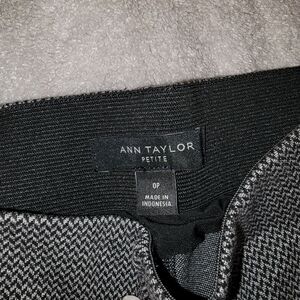 Ann Taylor Gray Patterned Pants Women's Size 0P